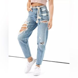 AE Ripped Relaxed Mom Jean